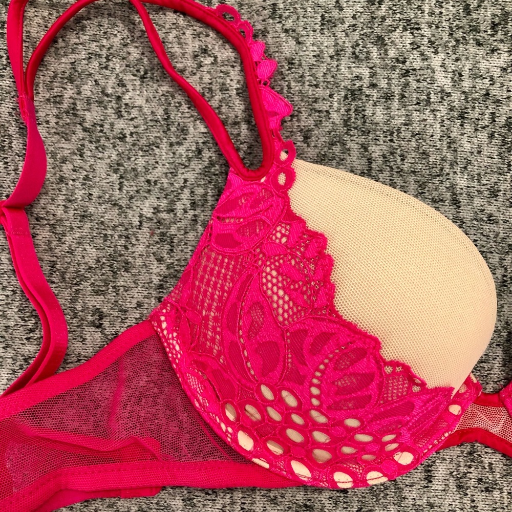 Victoria’s Secret Very Sexy Lace Push-up Bra